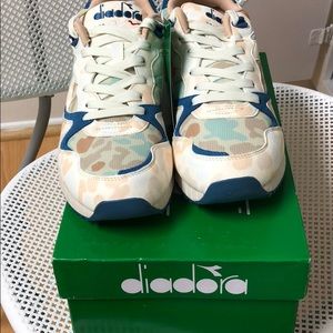 Diadora V7000 AVIO. Ship in box.